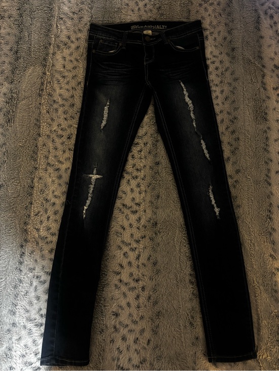Blue Asphalt Denim - Distressed Skinny Jeans. Size 5 Never worn. new.